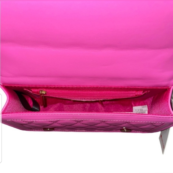 Pink Quilted Leave it to me Pink Gold Chain Bag New - Picture 6 of 8
